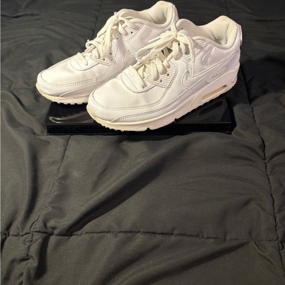 Nike Women's Cream Sneakers